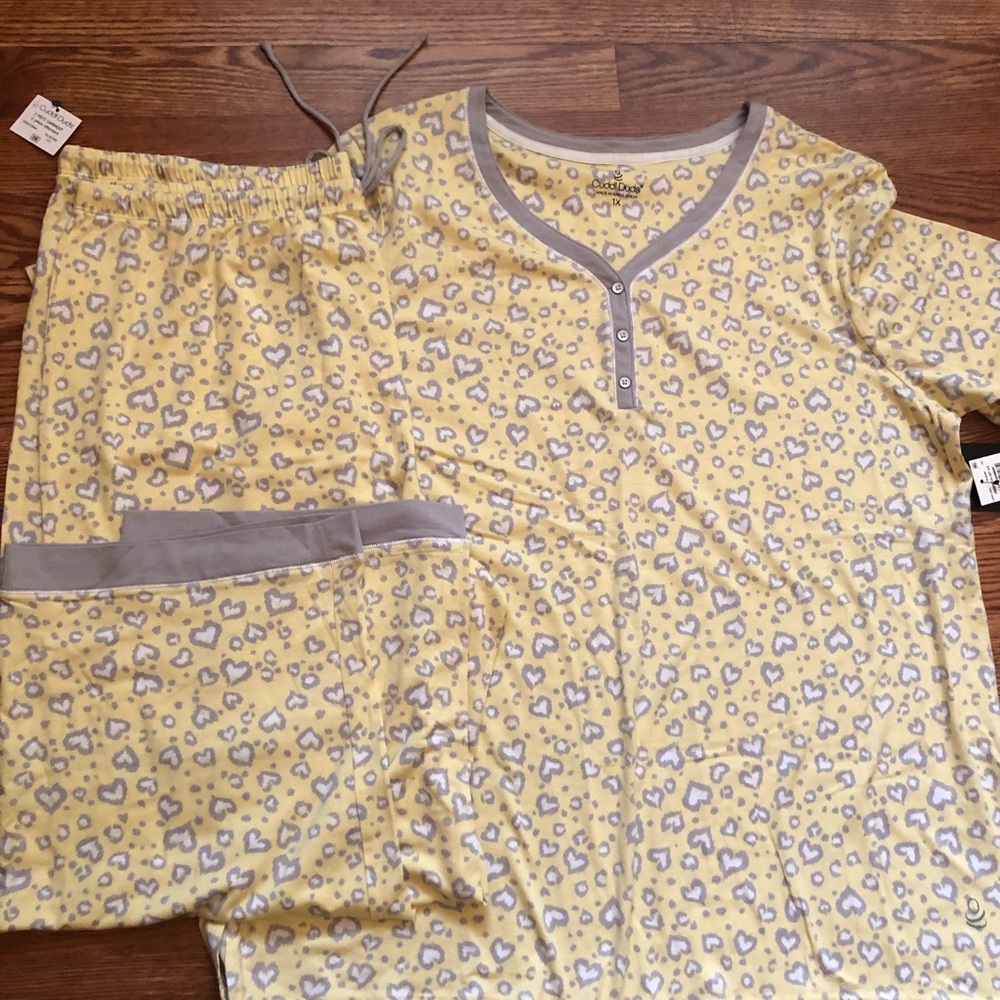 Cuddle duds 1x. Pjs. Cropped pants. NWT. Yellow print